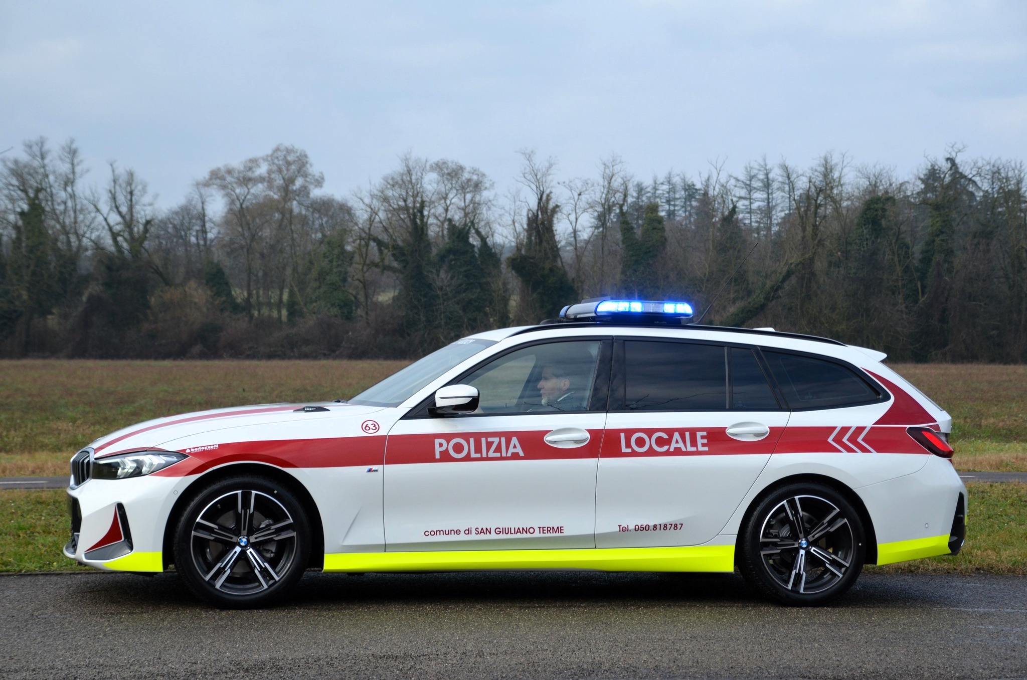 POLIZIA MUNICIPALE INSEGUE E INTERCETTA UN’AUTO IN FUGA